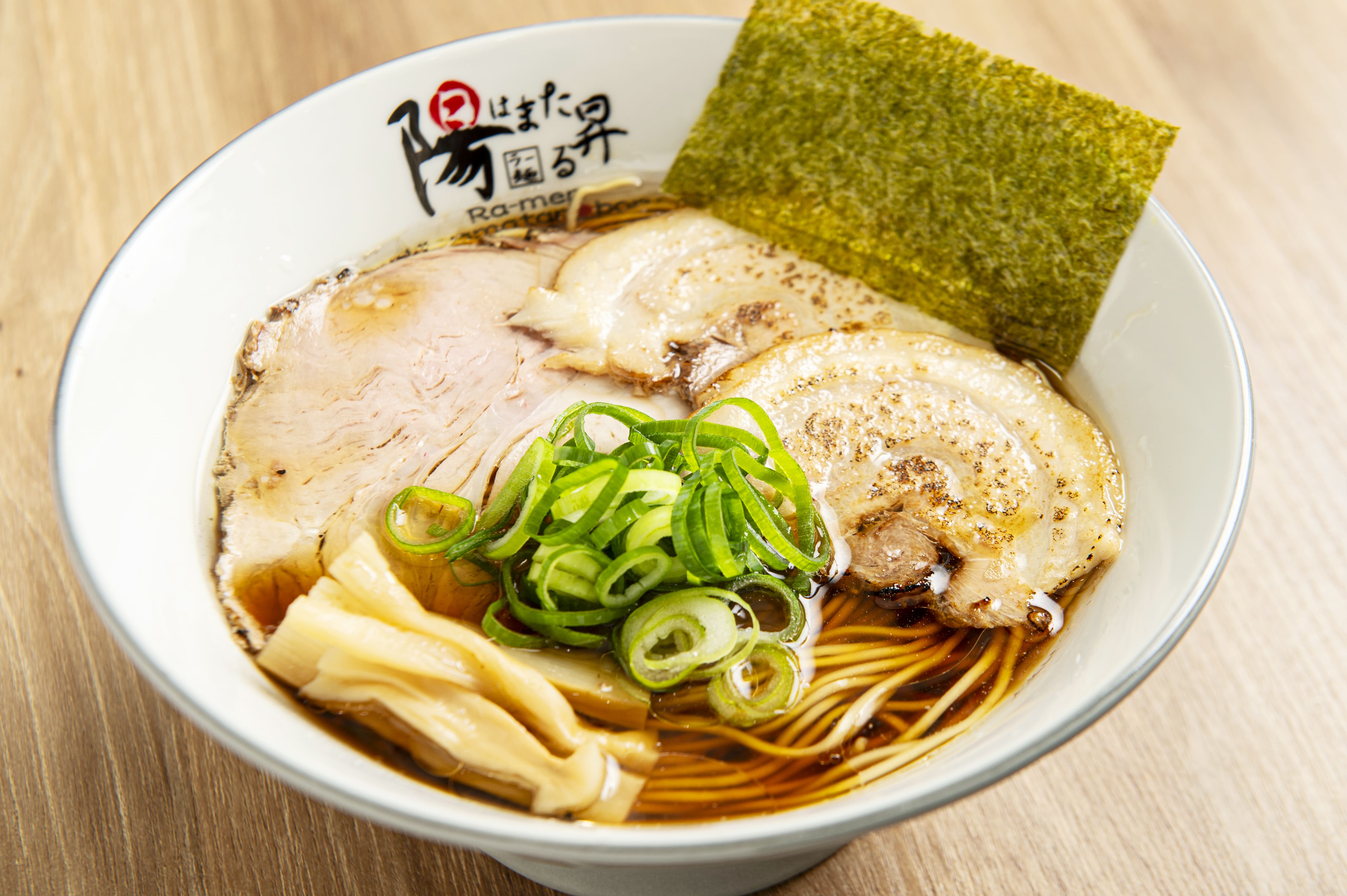 ラー 麺 陽 は また 昇る